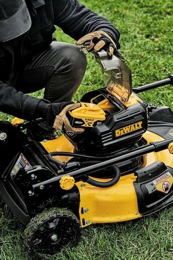 DeWALT 2X20V MAX 21 1/2-In Cordless Push Mower