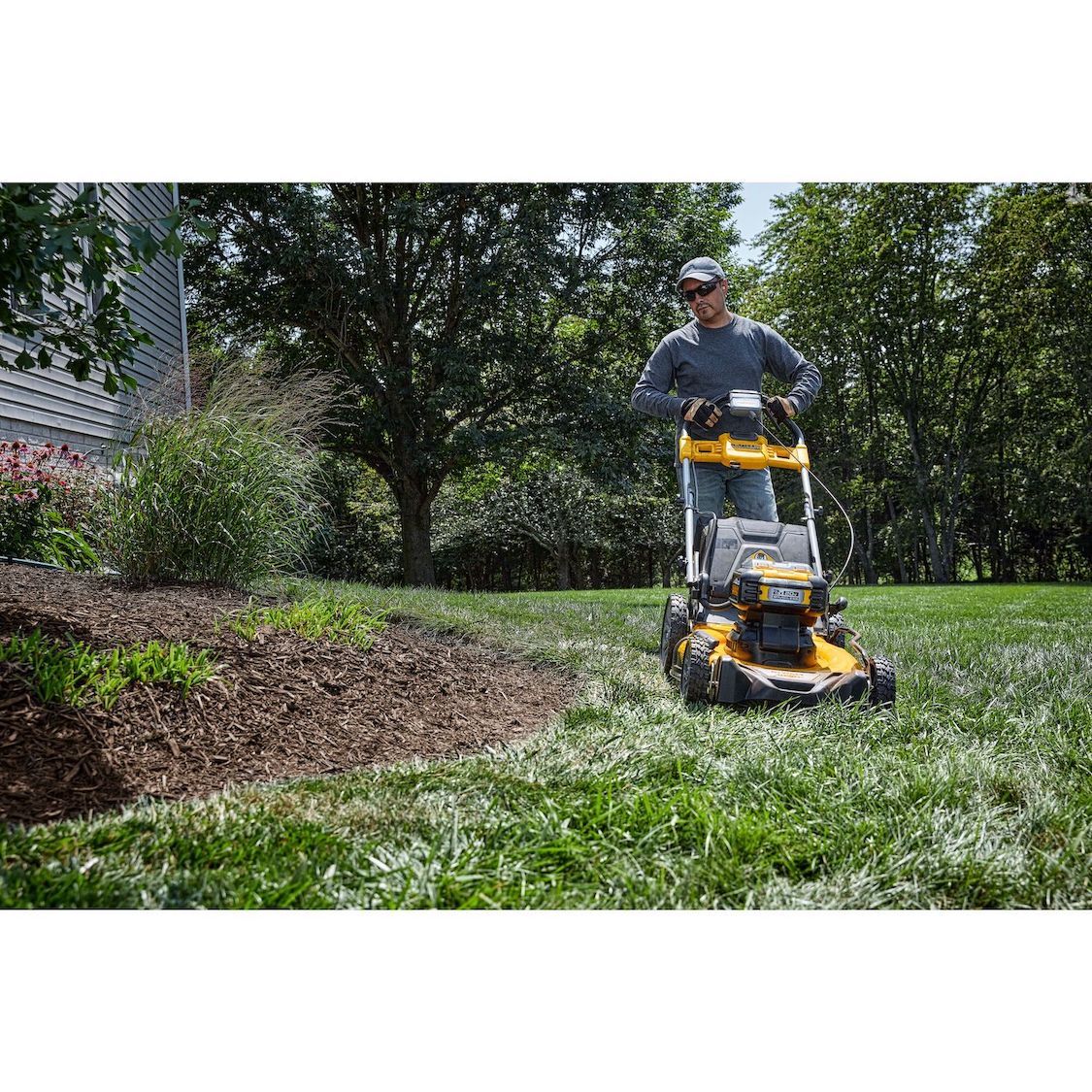 DeWALT 2X20V MAX* XR® Cordless 21-1/2-In Rear Wheel Drive Self-Propelled Mower Kit