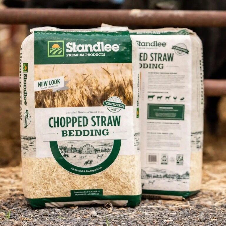 Standlee Certified Chopped Straw, 2-Cu Ft