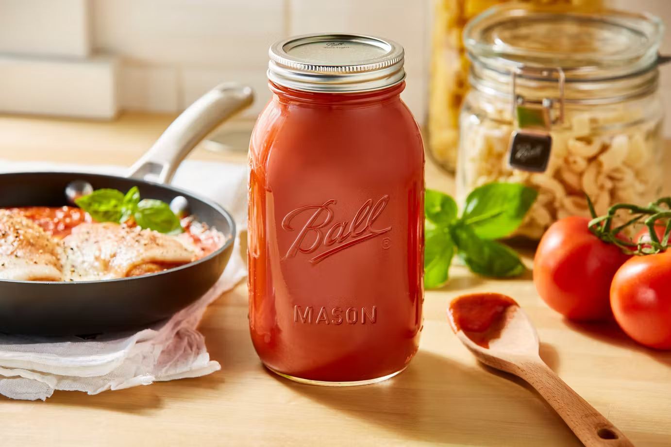 Ball Mason Jars & Lids, Regular Mouth, 32-Oz, 12-Pk