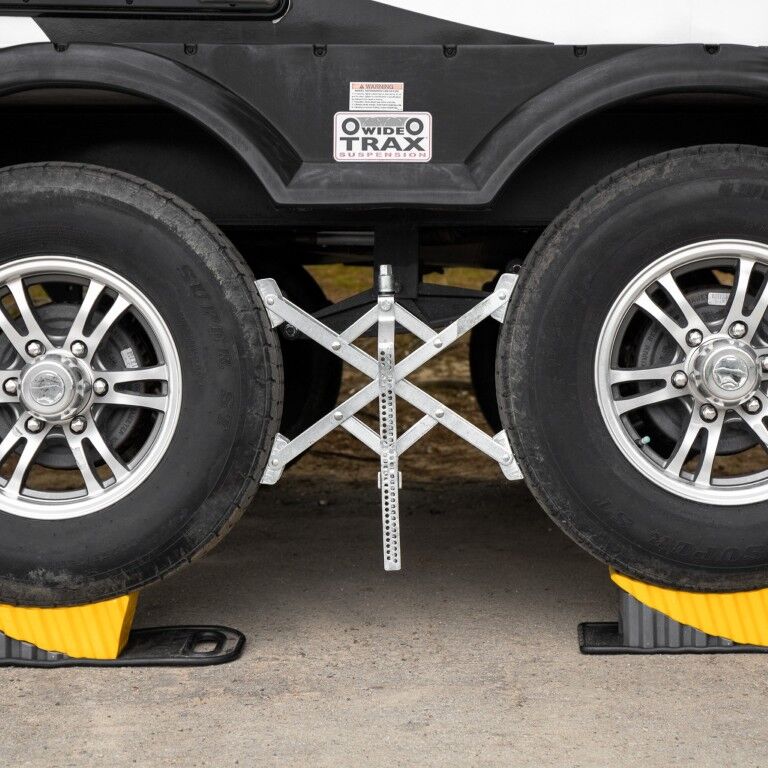 Camco EazLift Wheel Stop With Wrench And Lock