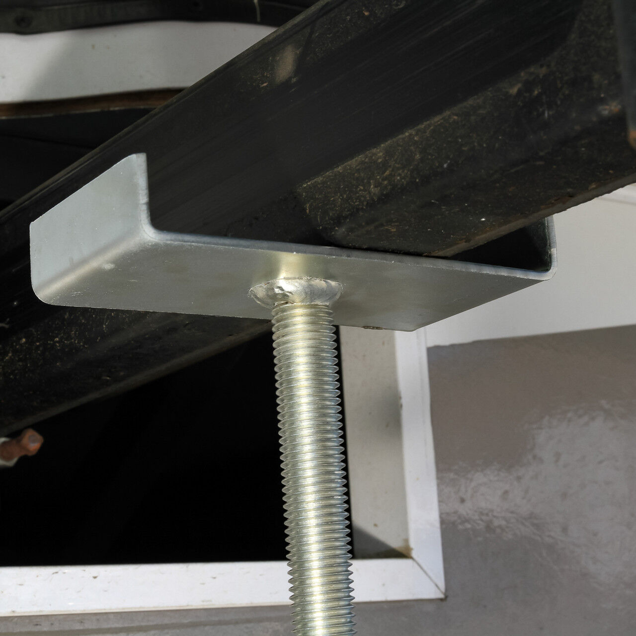Camco Outdoors Eaz-Lift RV Slide-Out Supports