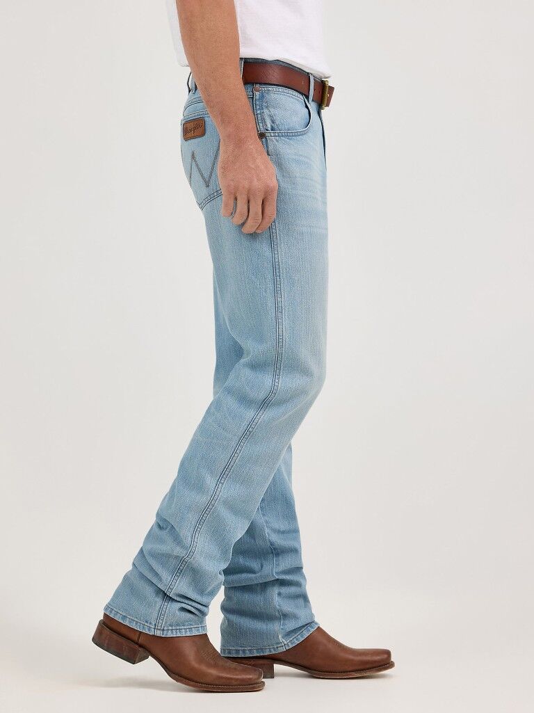 Wrangler Men's Retro Relaxed Fit Bootcut Jean