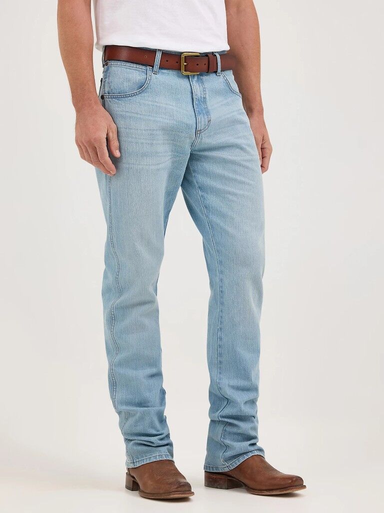 Wrangler Men's Retro Relaxed Fit Bootcut Jean