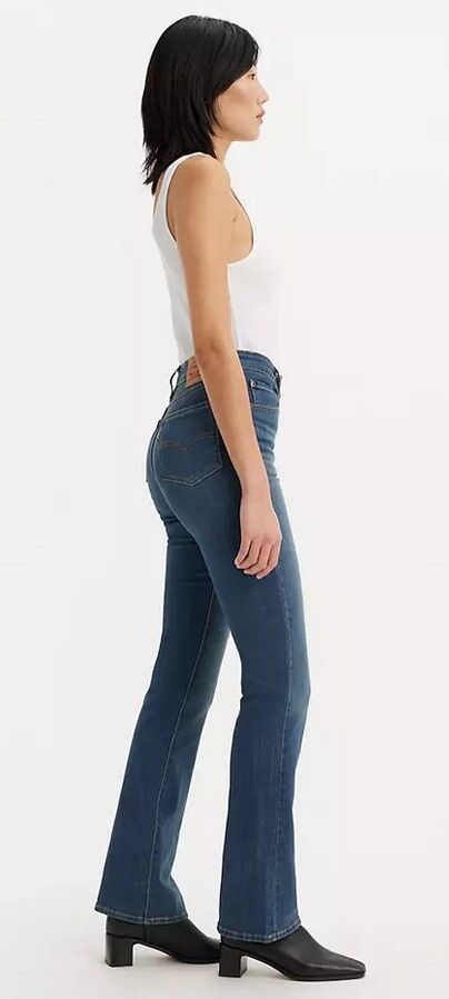 Levi's Women's 725 High Rise bootcut Jeans in Tore It Up
