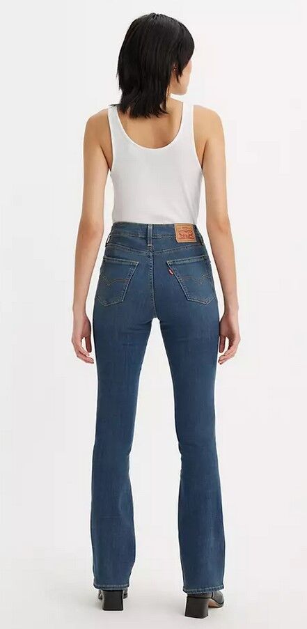 Levi's Women's 725 High Rise bootcut Jeans in Tore It Up