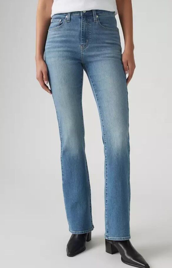 Levi's Women's 725 High Rise Bootcut Jeans in Eternal Indigo