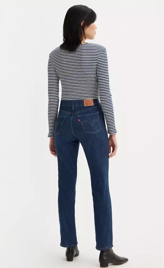 Levi's Women's Classic Straight Fit Jeans