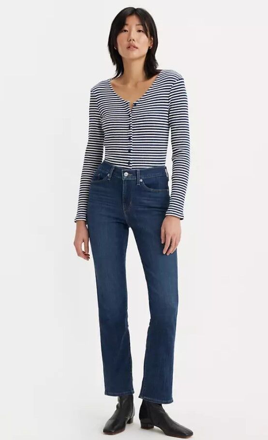 Levi's Women's Classic Straight Fit Jeans