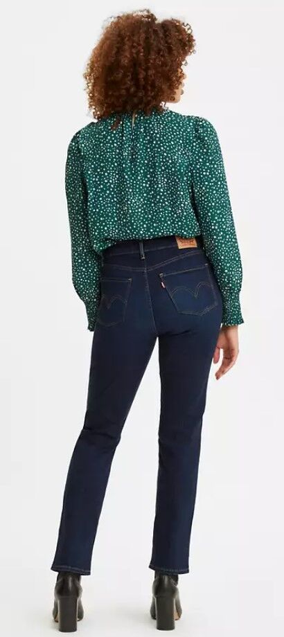 Levi's Women's Classic Straight Fit Jeans