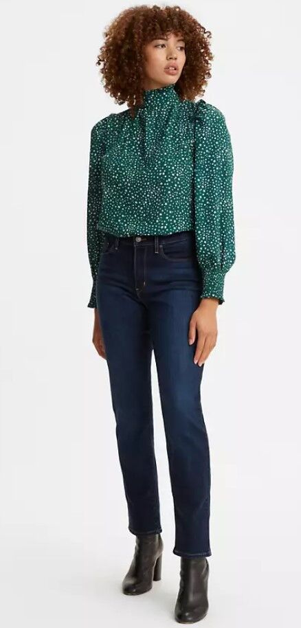 Levi's Women's Classic Straight Fit Jeans