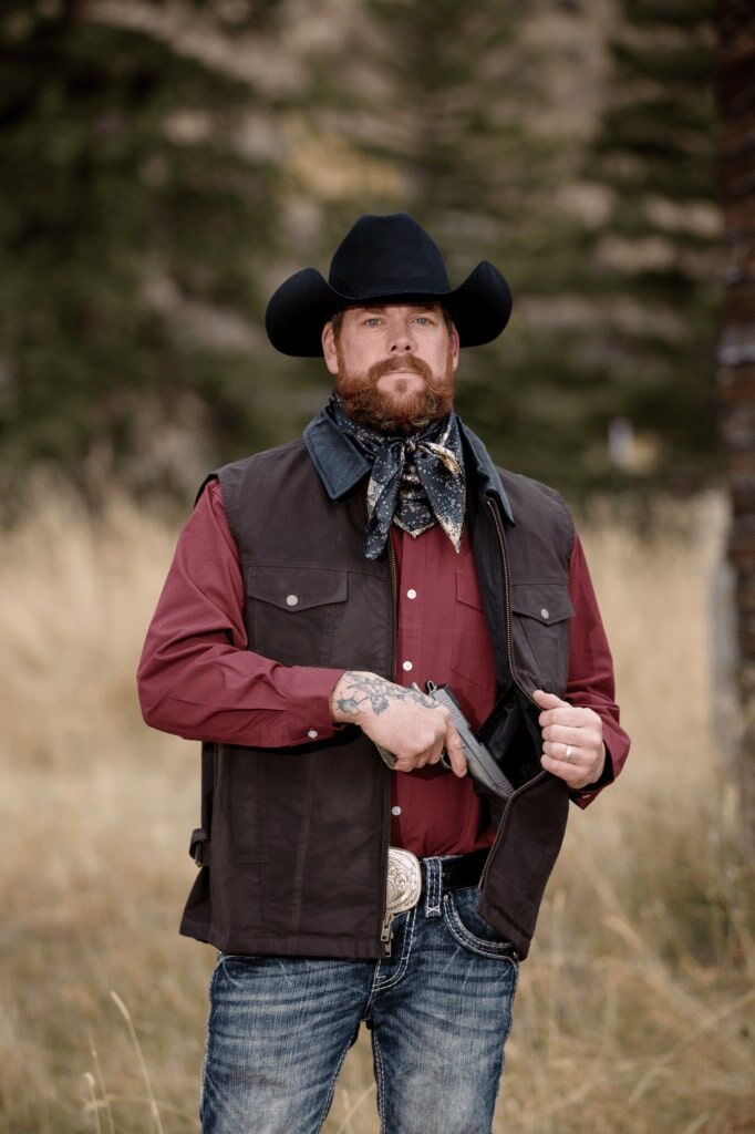 Wyoming Traders Men's Oilskin Conceal Carry Vest in Brown