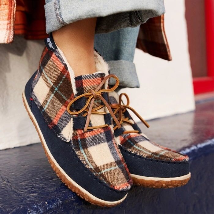 Minnetonka Women's Torrey Slipper in Dark Navy Plaid