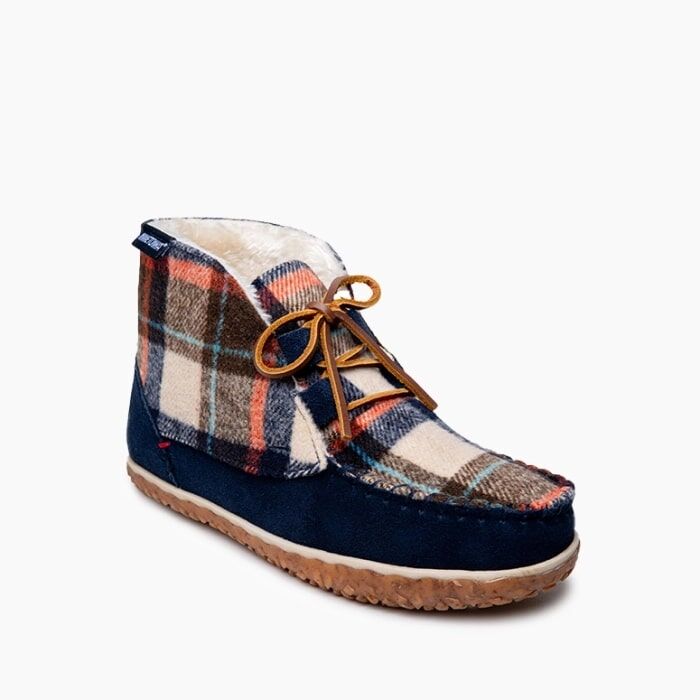 Minnetonka Women's Torrey Slipper in Dark Navy Plaid