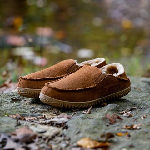 Western Chief Men's Curbside Slipper in Wheat