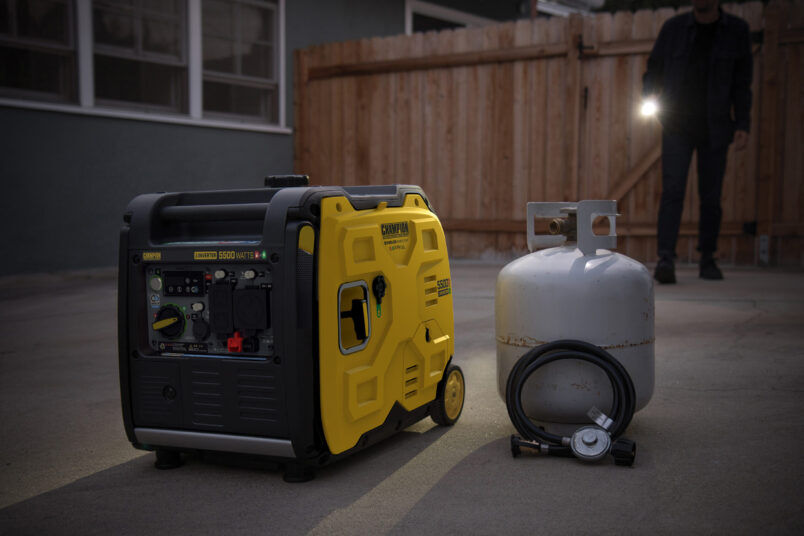 Champion Power Equipment 5500-Watt Portable Dual-Fuel Wireless Start CO Shield Inverter Generator