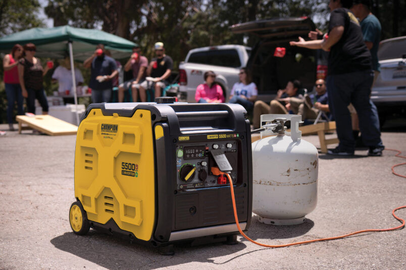 Champion Power Equipment 5500-Watt Portable Dual-Fuel Wireless Start CO Shield Inverter Generator
