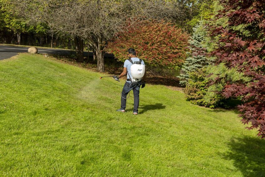 Roundup Pro Pump Zero Lithium-Ion Power Wand Backpack, 4-Gal