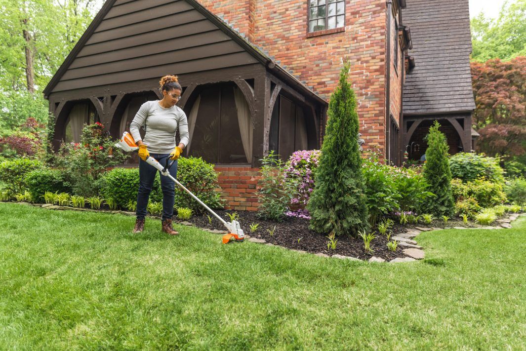 STIHL FSA 57 Battery Powered String Trimmer Kit, 11 in.