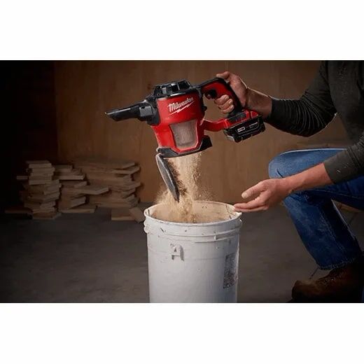 Milwaukee M18 Compact Vacuum Kit, 36-Oz (Tool Only)