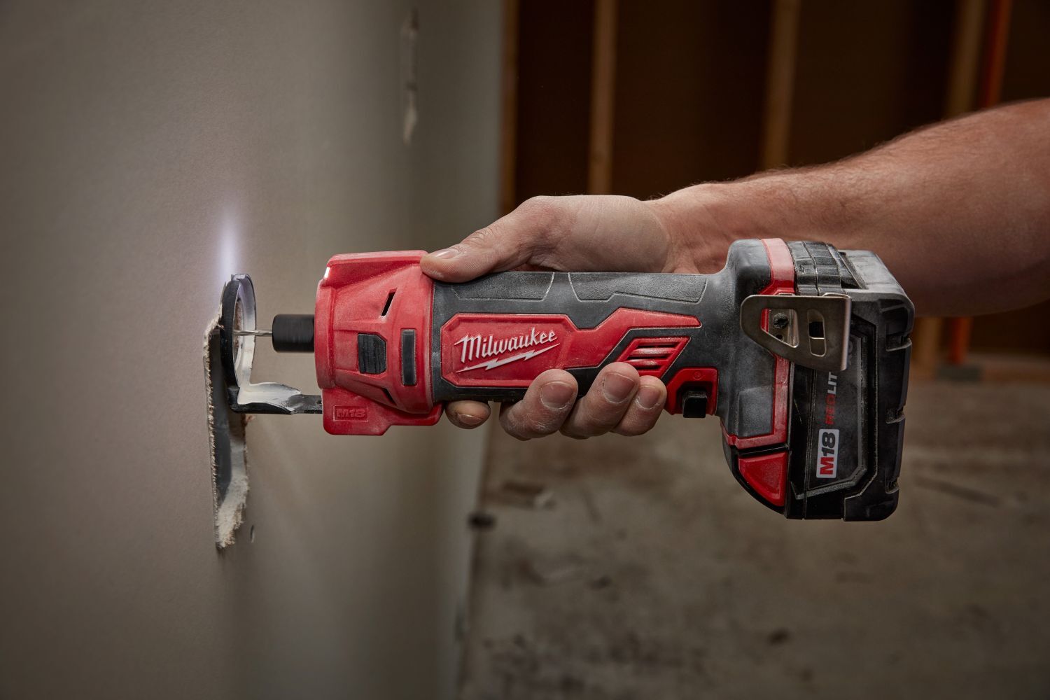 Milwaukee M18 Cut Out Tool (Tool Only)