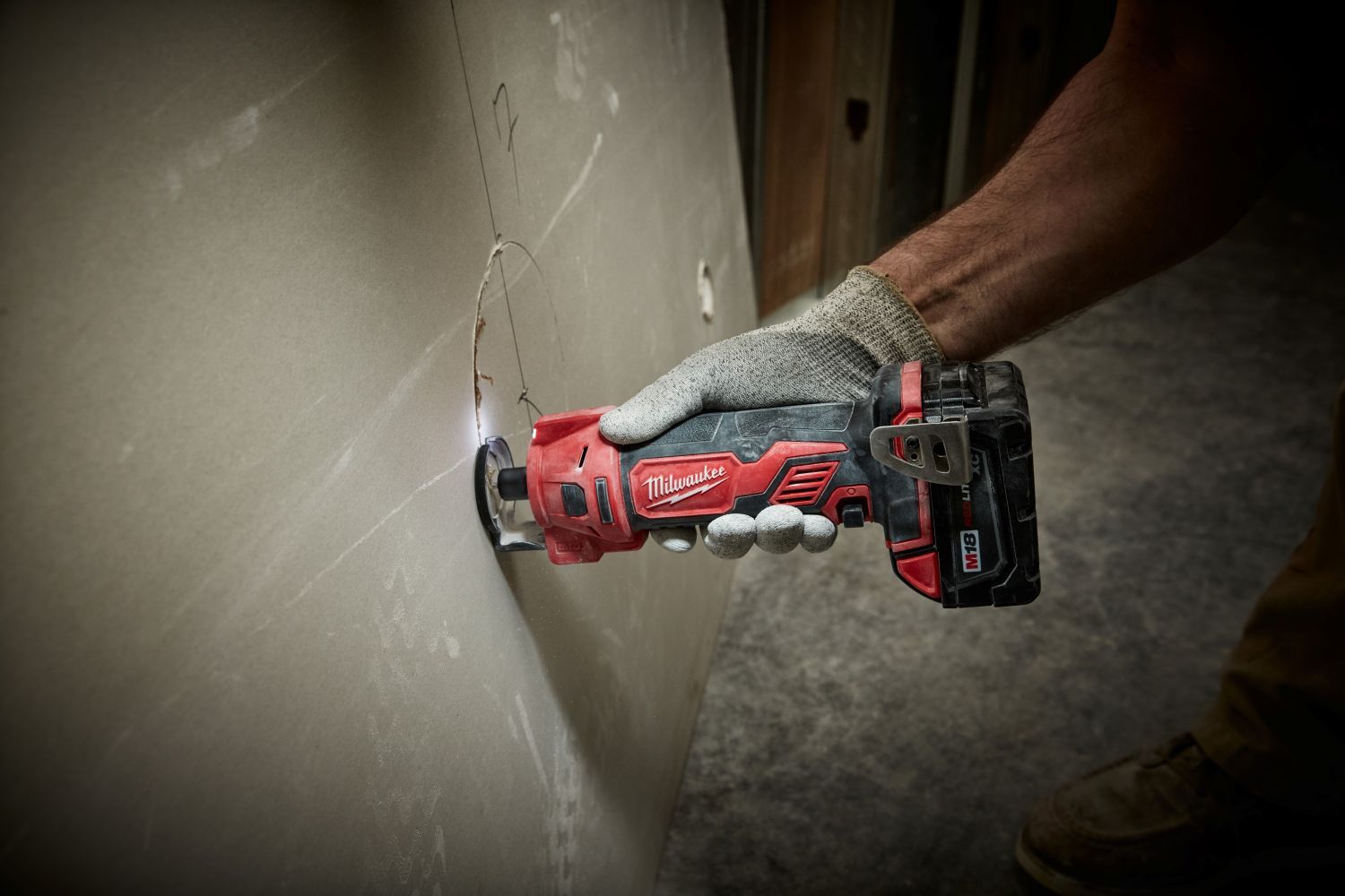 Milwaukee M18 Cut Out Tool (Tool Only)