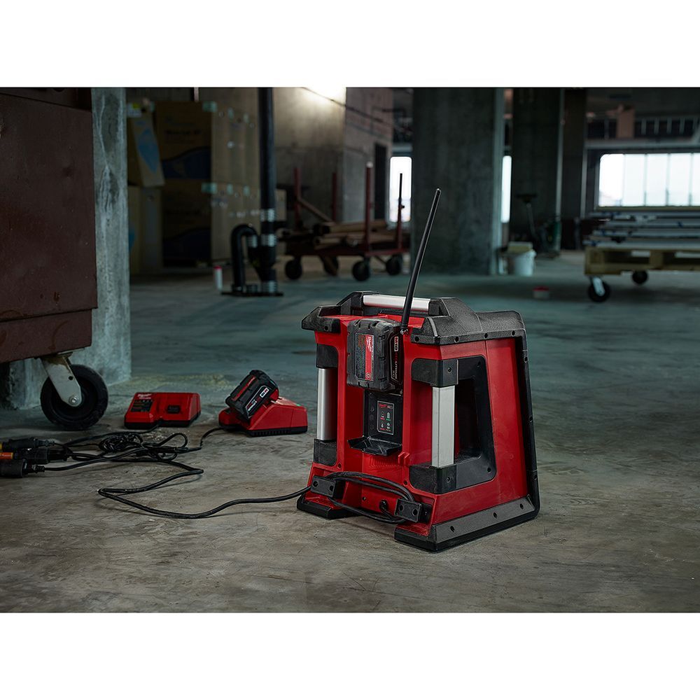 Milwaukee M18 Corded Jobsite Radio/Charger