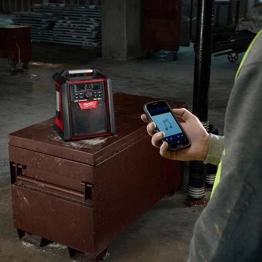 Milwaukee M18 Corded Jobsite Radio/Charger
