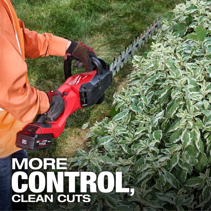 Milwaukee M18 FUEL 24-In Hedge Trimmer