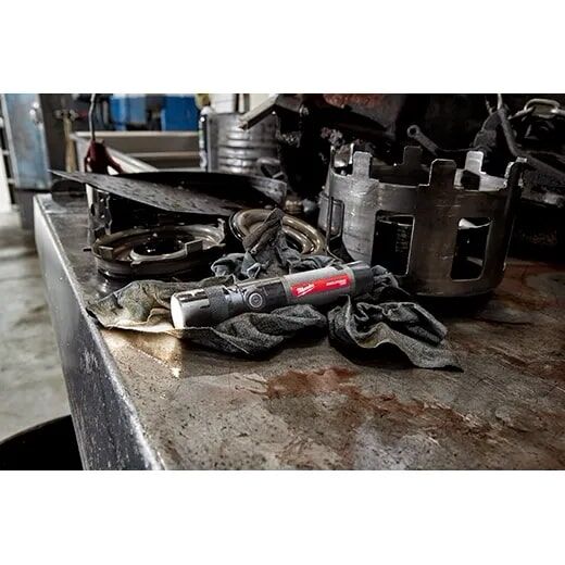 Milwaukee RedLithium USB Rechargeable Twist Focus Flashlight, 1100-Lm