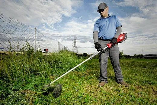 Milwaukee M18 Fuel String Trimmer with QUIK-LOK