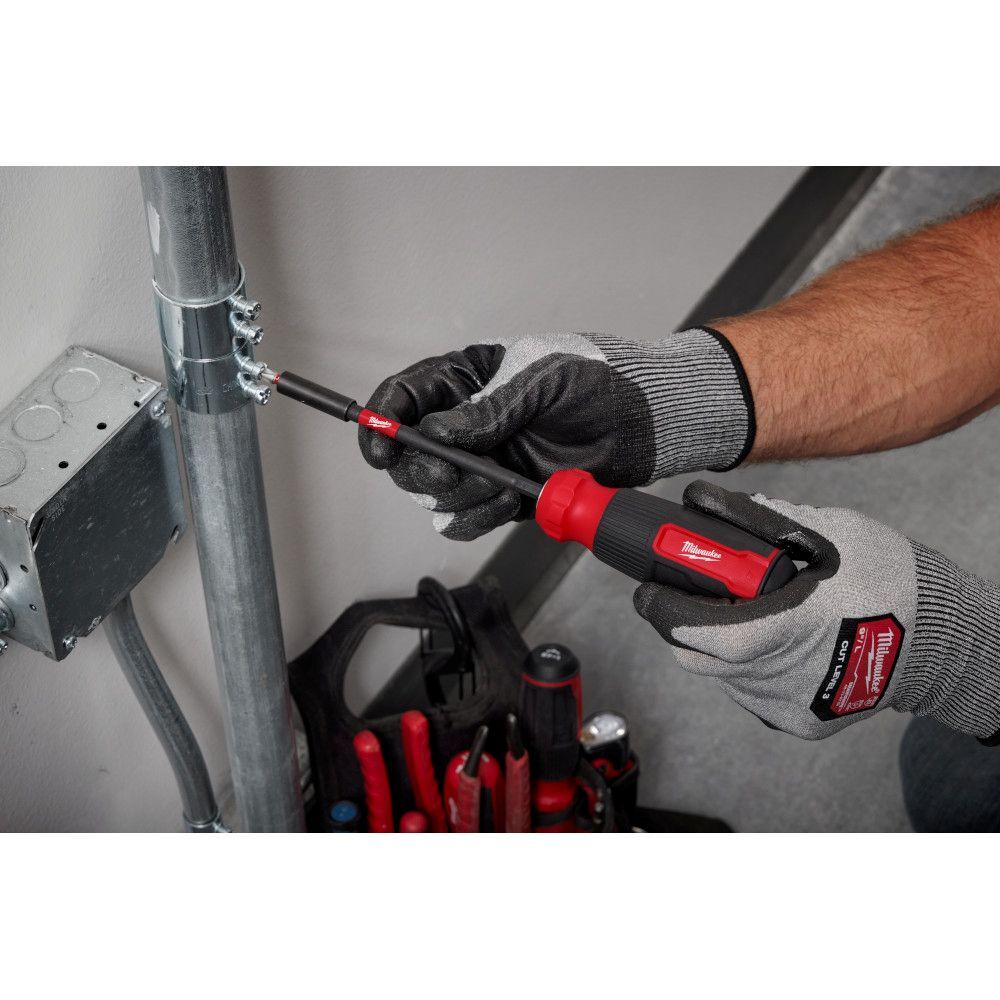 Milwaukee 14 In 1 Multi-Bit Screwdriver with SHOCKWAVE Impact Duty Bits