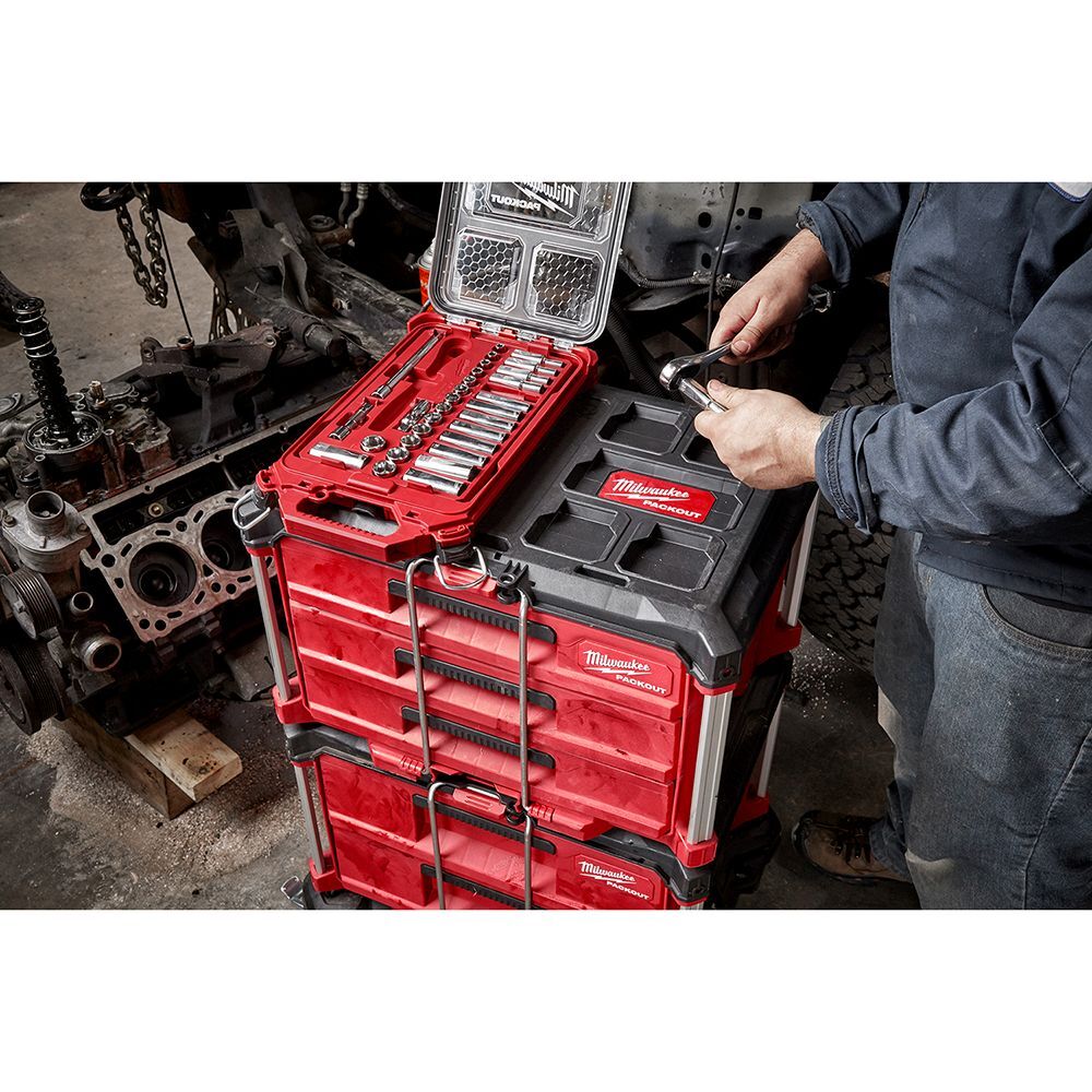Milwaukee 3/8-In Ratchet & SAE Socket Set with PACKOUT Organizer, 28-Pc