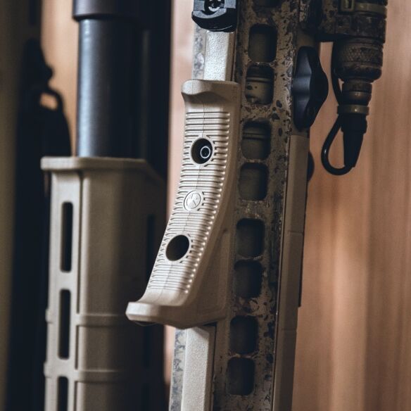 Magpul M-LOK AFG MAG414 FDE Angled Fore Grip