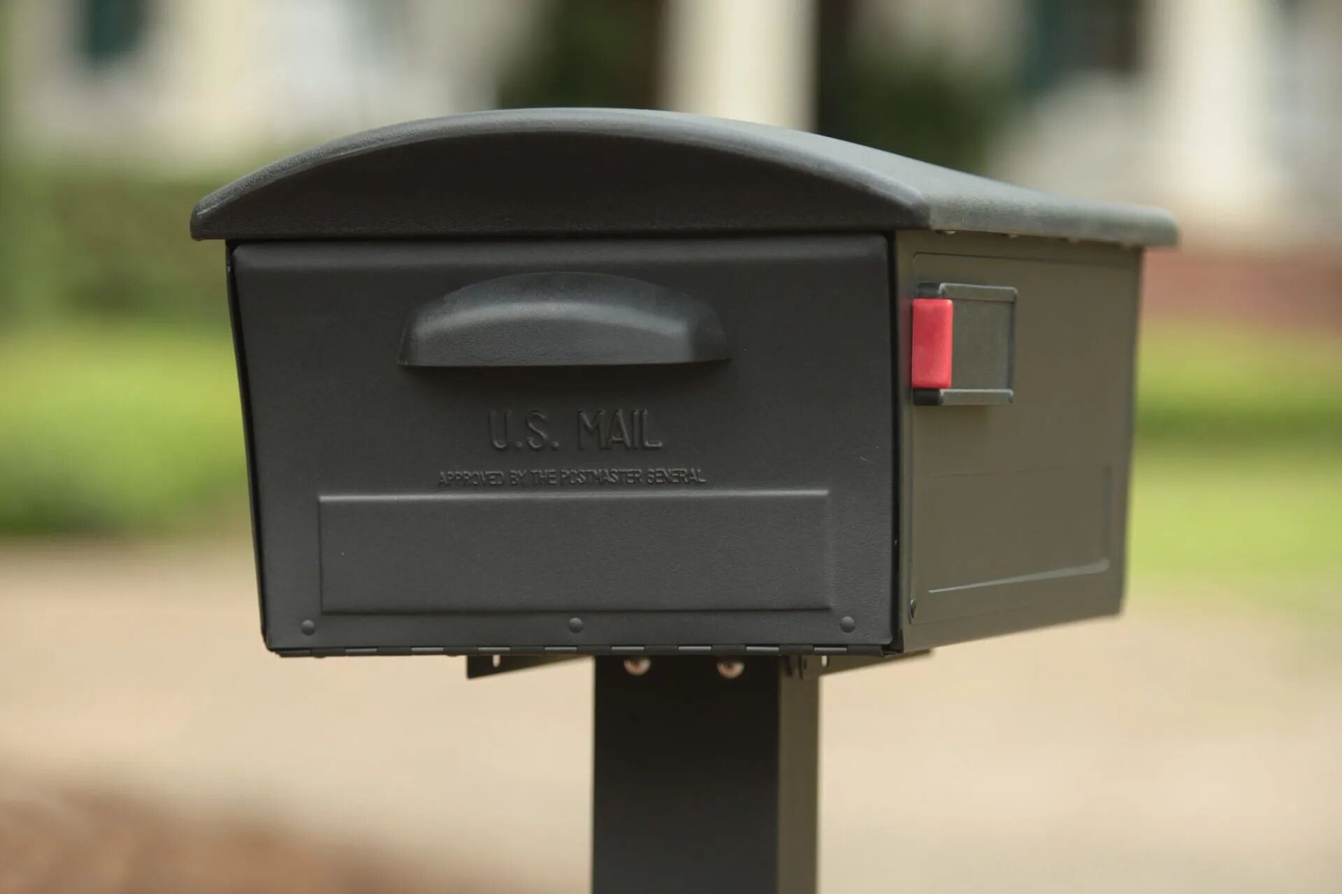 Architectural Mailboxes Black Mailsafe Locking Post Mount Mailbox, 9 1/2-In x 13-In x 21 3/5-In