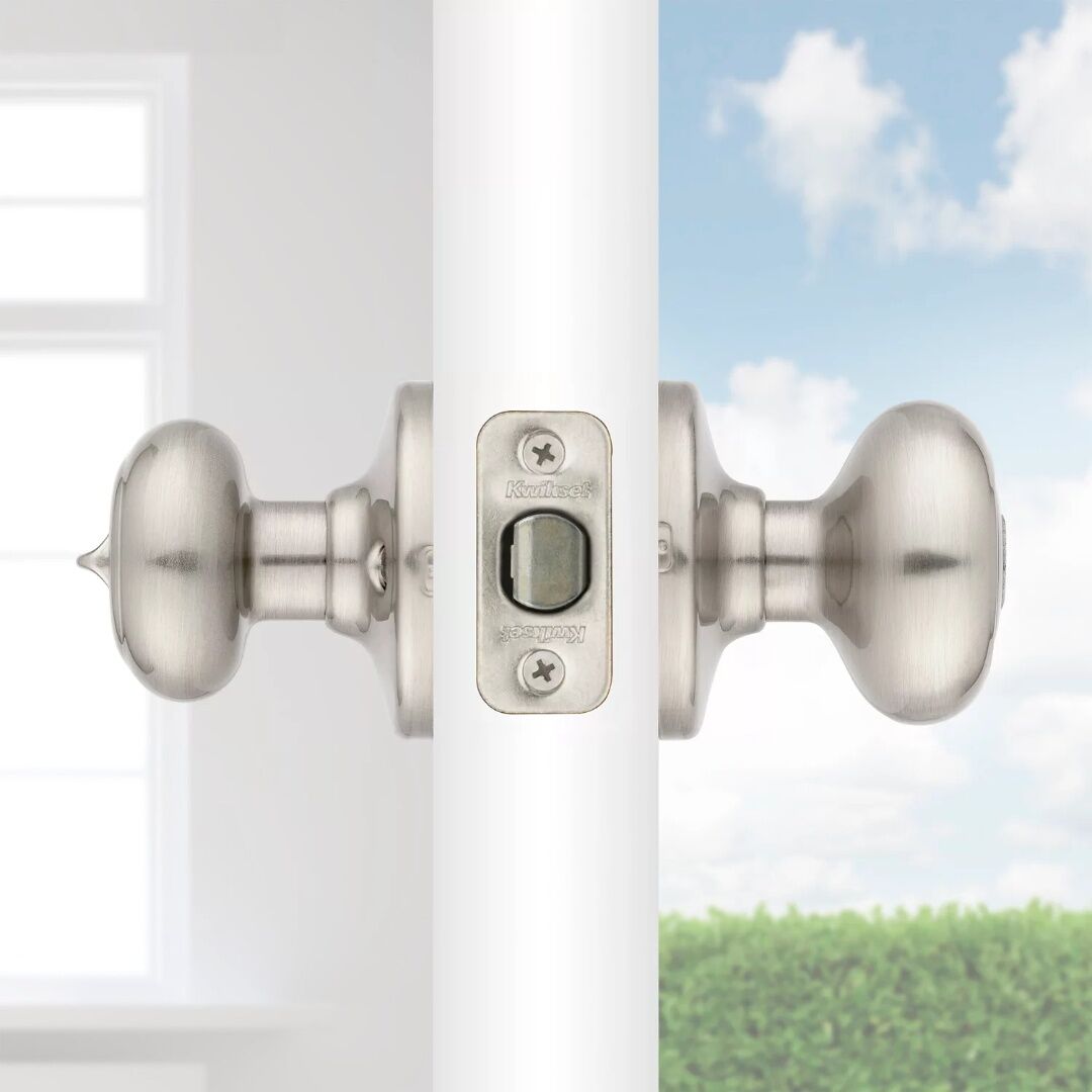 Kwikset Satin Nickel SmartKey Keyed Cove Door Knob