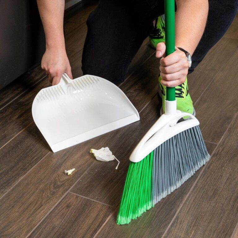 Libman XL Indoor/Outdoor Angle Broom With Dustpan