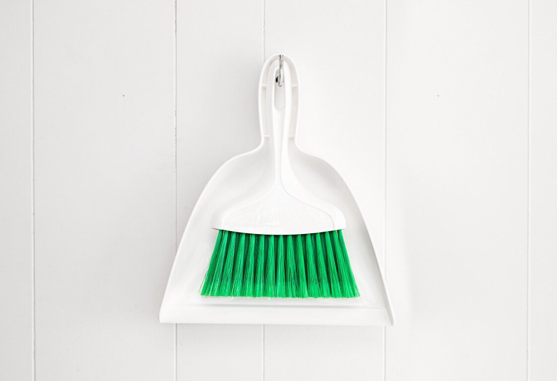 Libman Dustpan With Whisk Broom