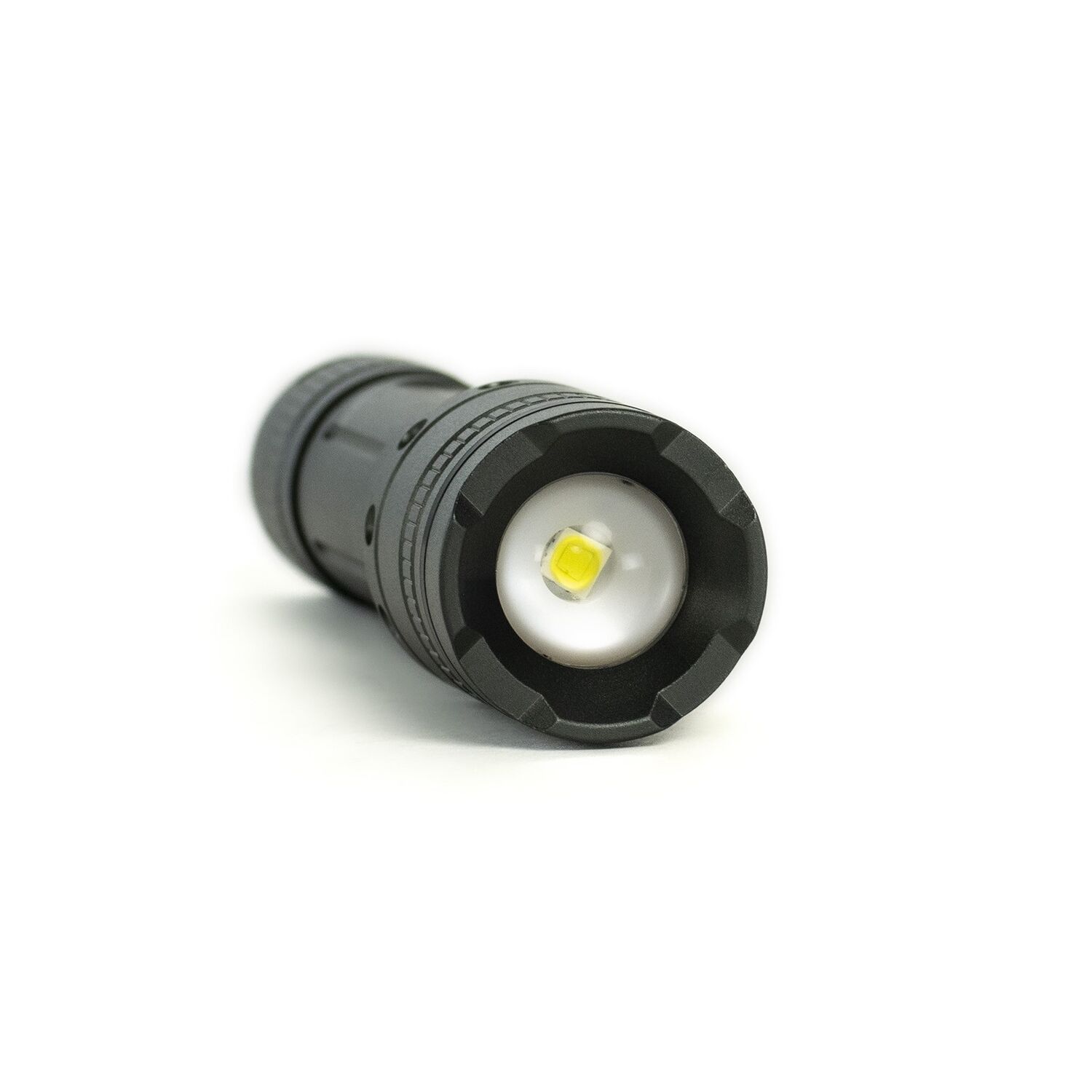 DieHard Twist Focus 600 Lumen LED Flashlight