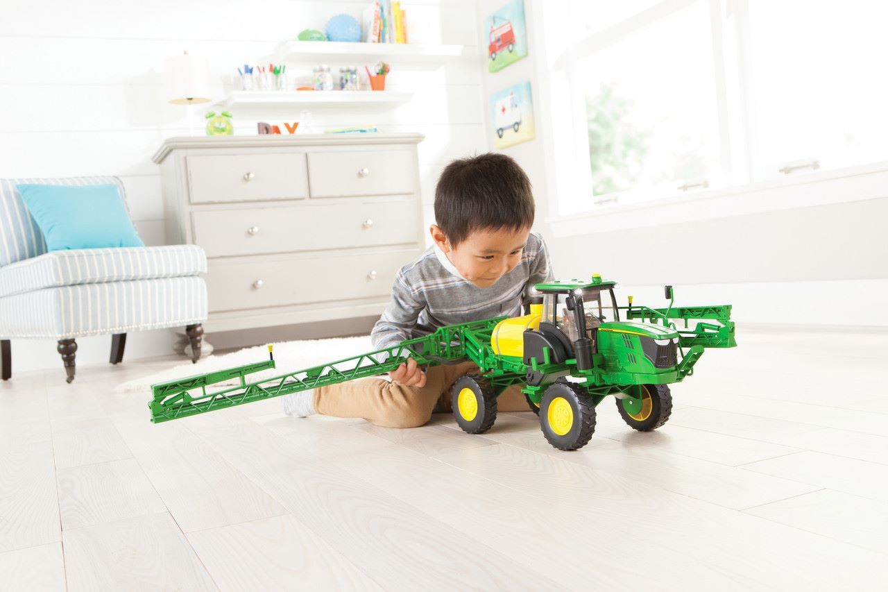 Tomy ERTL Big Farm John Deere R4023 Self Propelled Sprayer Toy