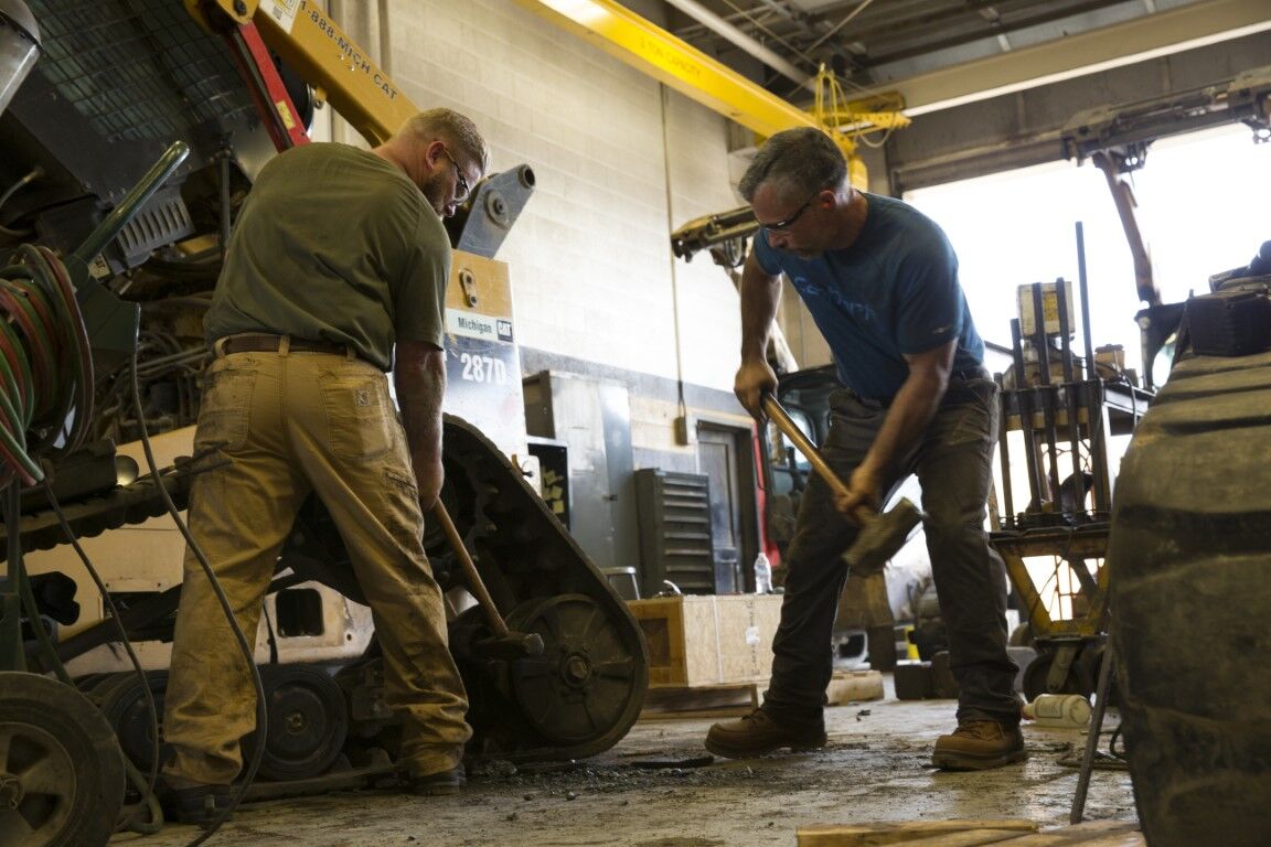 Carhartt Men's Relaxed Fit Rugged Flex Flex Canvas Utility Double-Knee Pant 