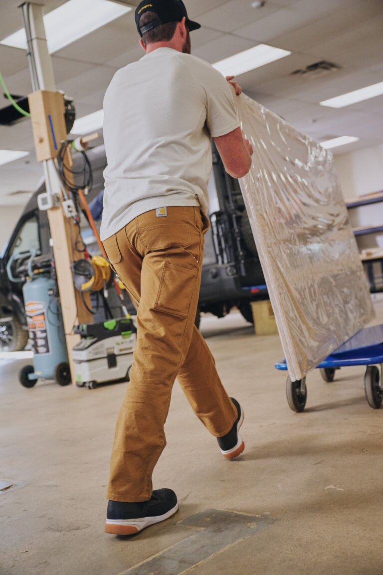 Carhartt Men's Relaxed Fit Rugged Flex Duck Utility Double-Knee Work Pant in Carhartt Brown