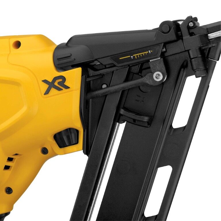 DEWALT 20-V Max XR Angled Finish Nailer Kit, 15-Gauge