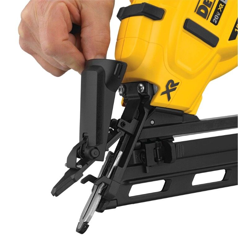 DEWALT 20-V Max XR Angled Finish Nailer Kit, 15-Gauge