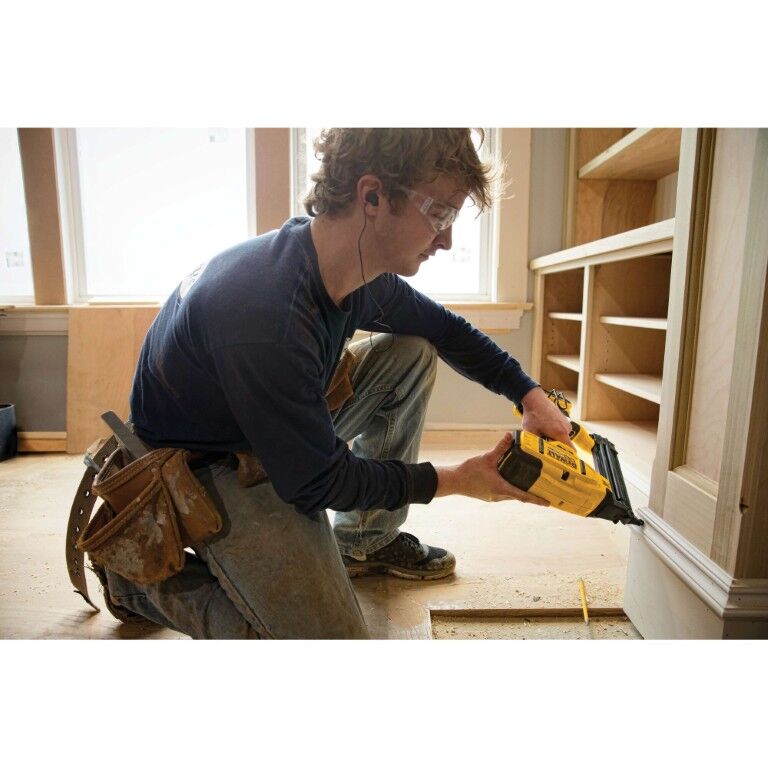 DEWALT 20-V Max XR Brad Nailer, 18-Gauge (Tool Only)