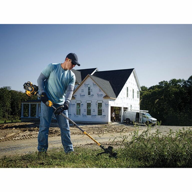 DEWALT 60-V Max Battery Powered Brushless String Trimmer Kit, 15 in.