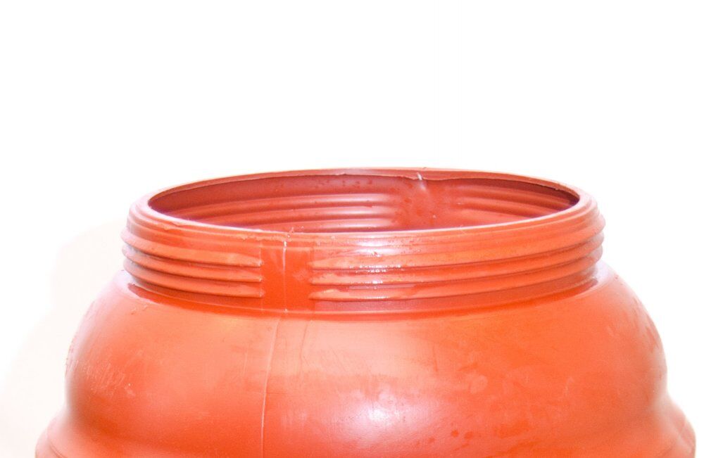 Eagle Peak Red Used Spigoted Poly Screw Top Barrel, 50-Gal