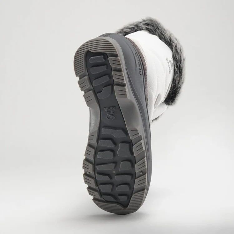 Kamik Women's Momentum L 2 Boot in White