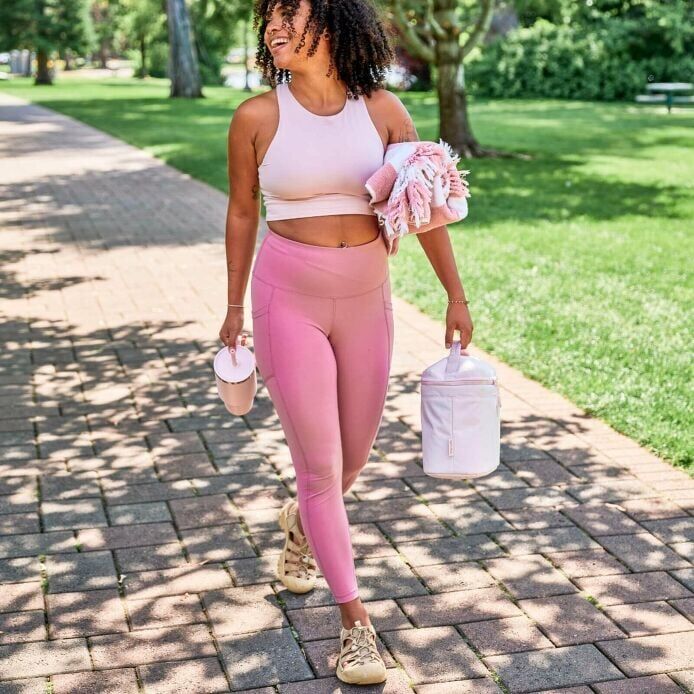 Hydro Flask Cranberry 8 L Insulated Lunch Bag, 11 8/10-In x 6 1/2-In x 9 1/2-In