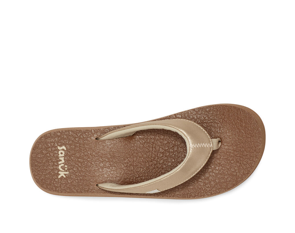 Women's Yoga Mat Metallic Sandal in Champagne